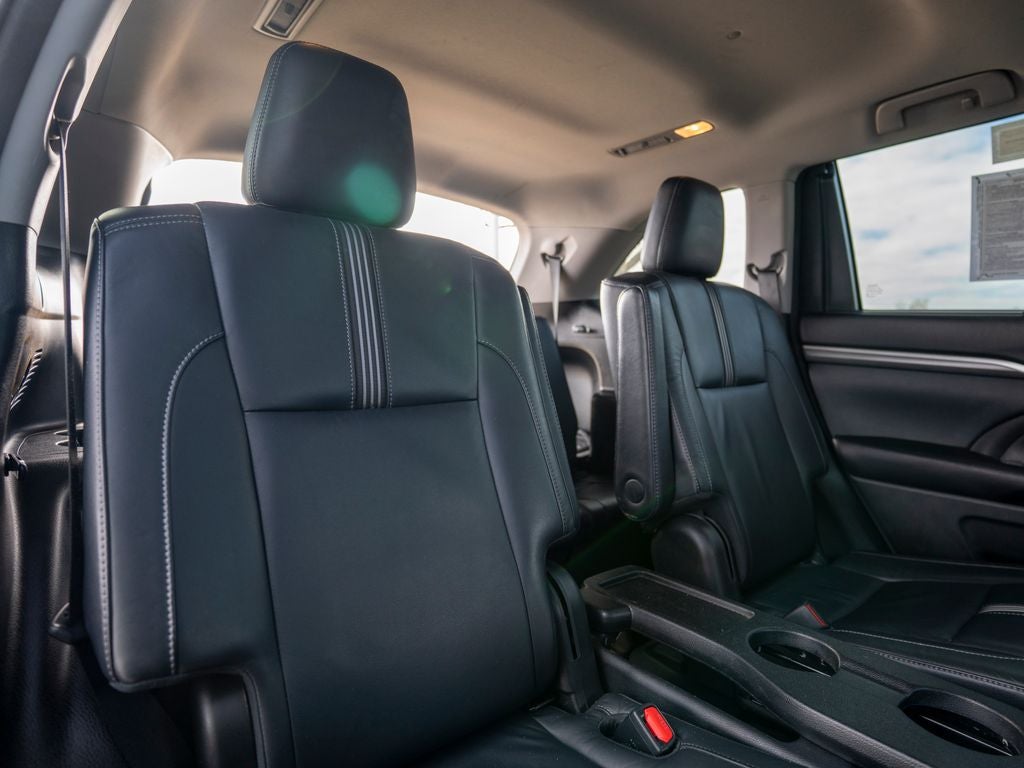 2017 Toyota Highlander SE