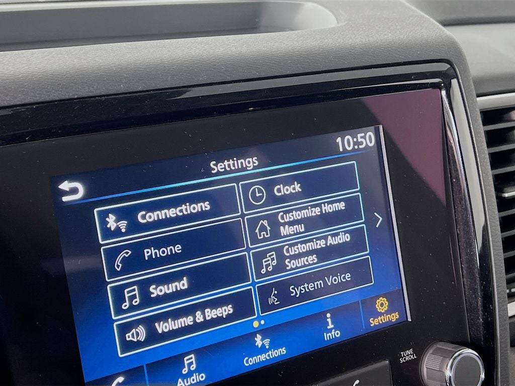 2022 Nissan Frontier SV