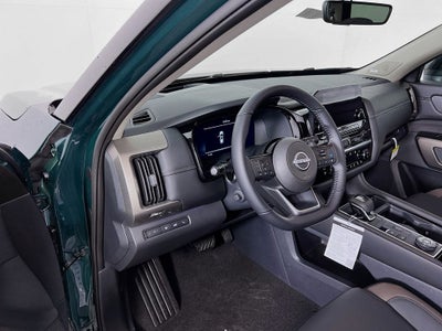 2025 Nissan Pathfinder Platinum