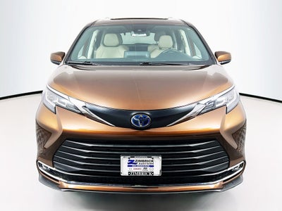 2022 Toyota Sienna XLE 7 Passenger