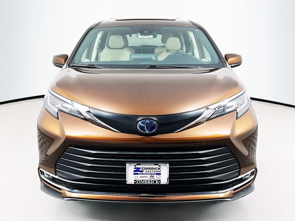 2022 Toyota Sienna XLE 7 Passenger