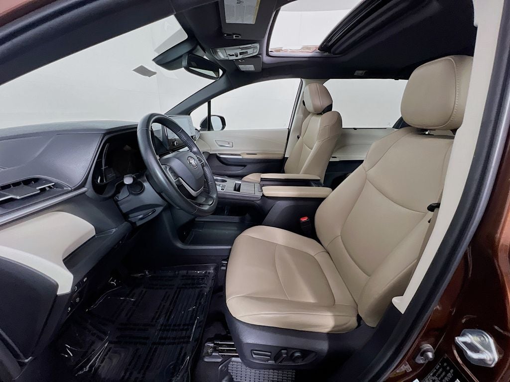 2022 Toyota Sienna XLE 7 Passenger