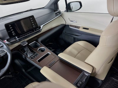 2022 Toyota Sienna XLE 7 Passenger