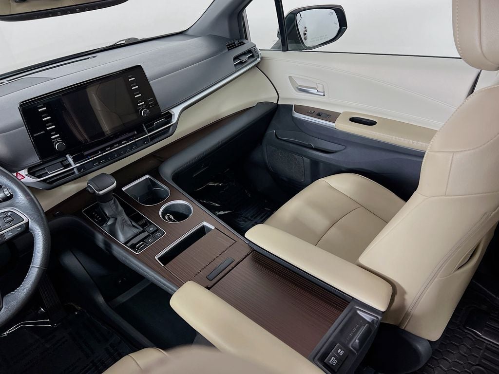 2022 Toyota Sienna XLE 7 Passenger