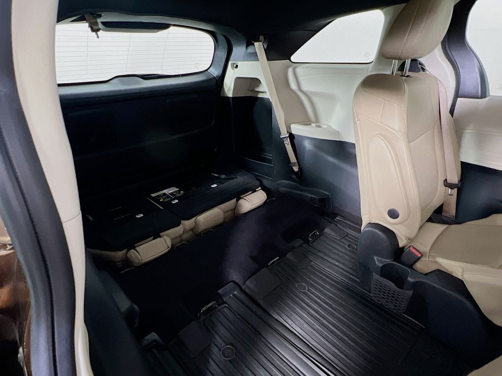 2022 Toyota Sienna XLE 7 Passenger