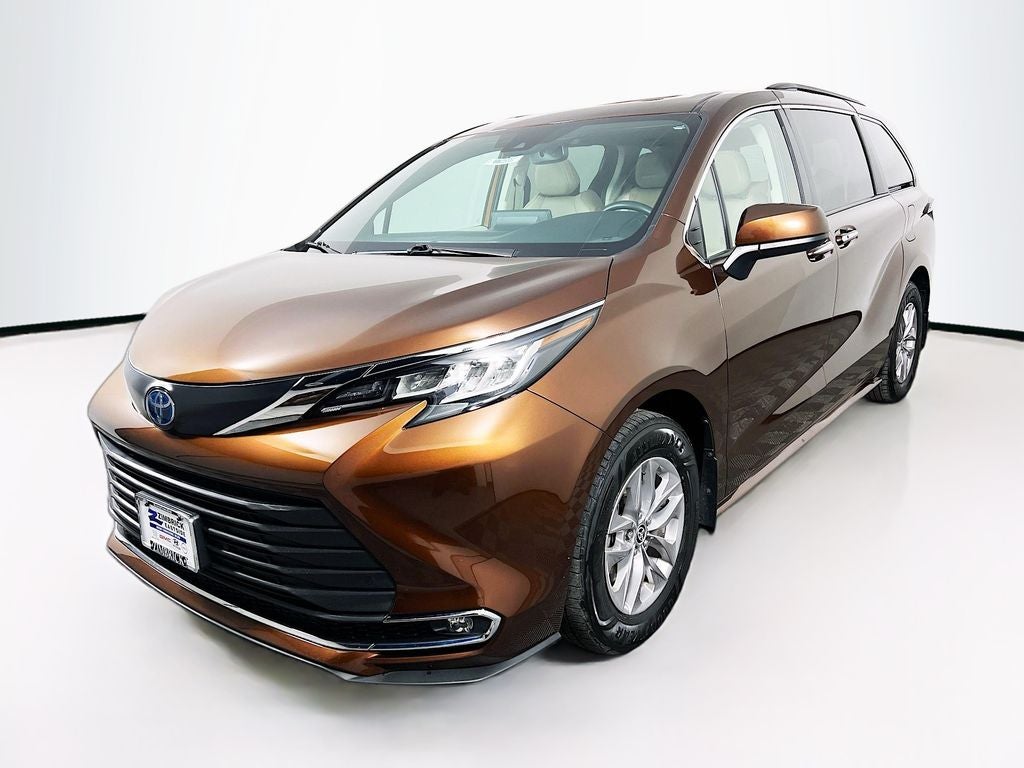 2022 Toyota Sienna XLE 7 Passenger
