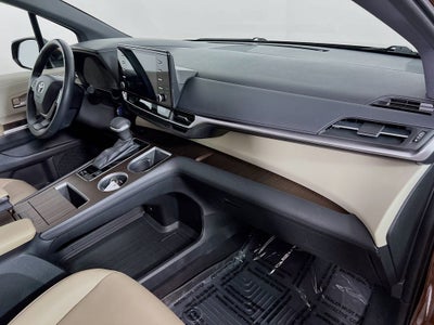 2022 Toyota Sienna XLE 7 Passenger