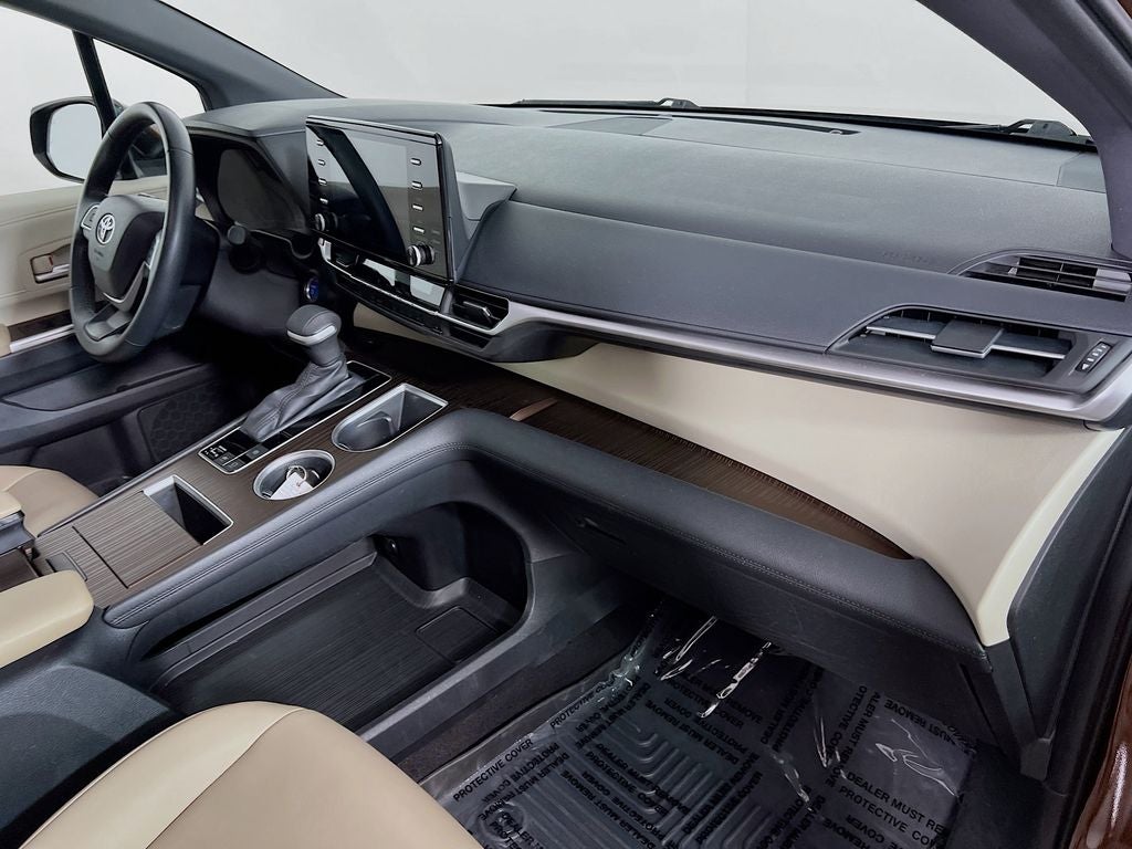 2022 Toyota Sienna XLE 7 Passenger