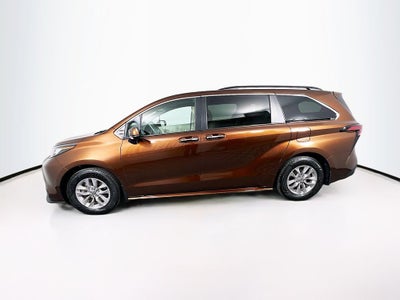 2022 Toyota Sienna XLE 7 Passenger