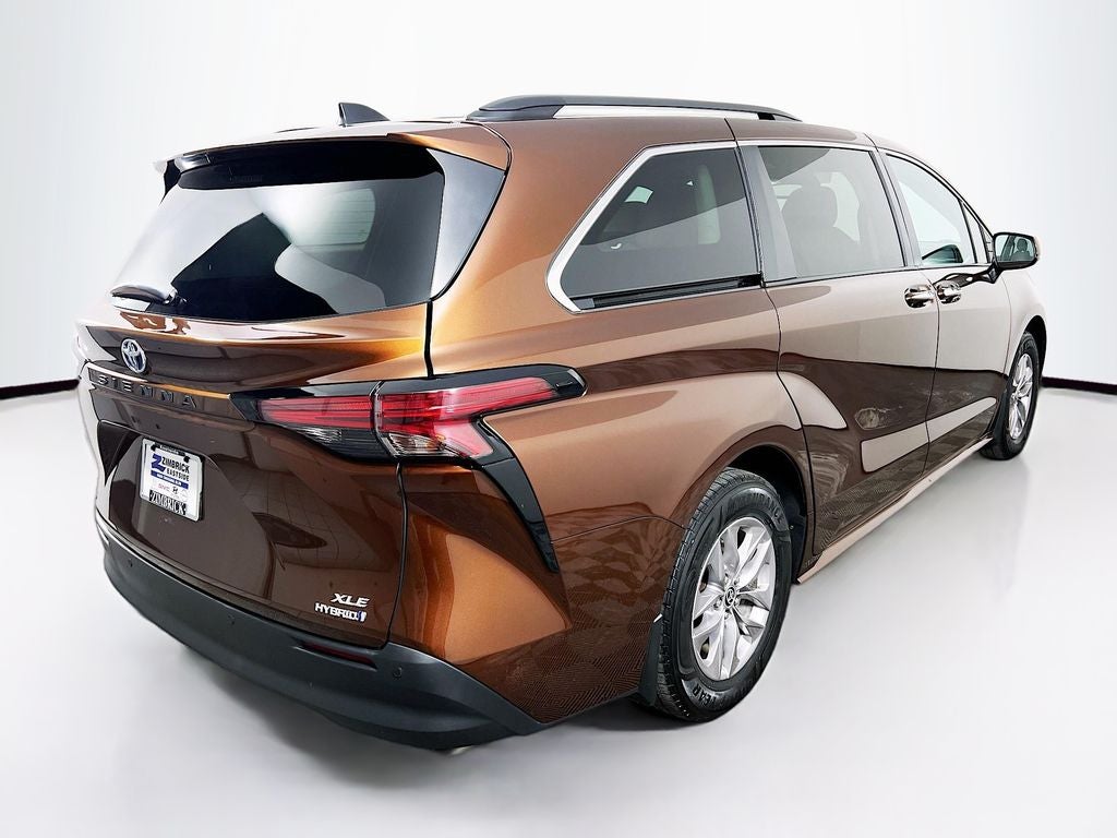 2022 Toyota Sienna XLE 7 Passenger
