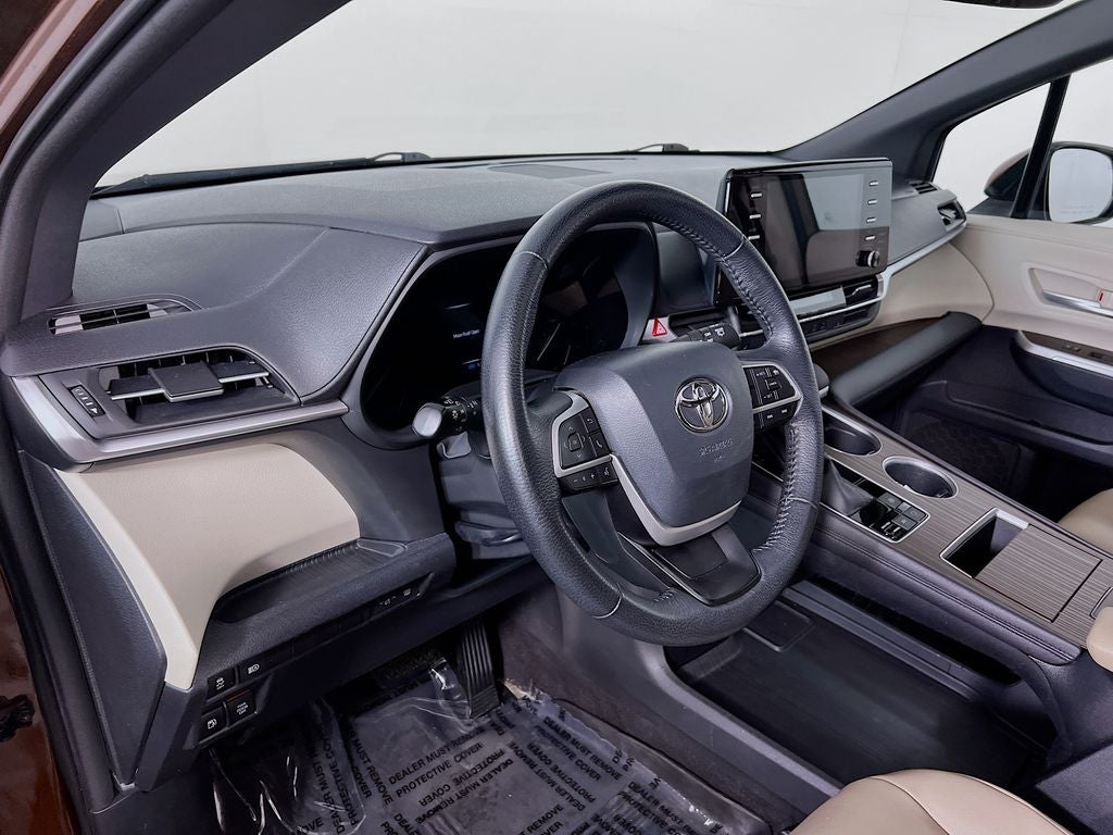 2022 Toyota Sienna XLE 7 Passenger
