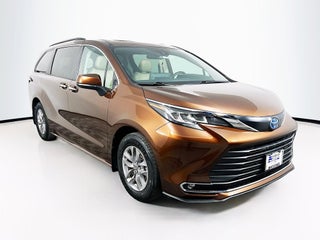 2022 Toyota Sienna XLE 7 Passenger
