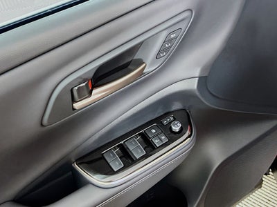 2025 Toyota Crown Signia Base