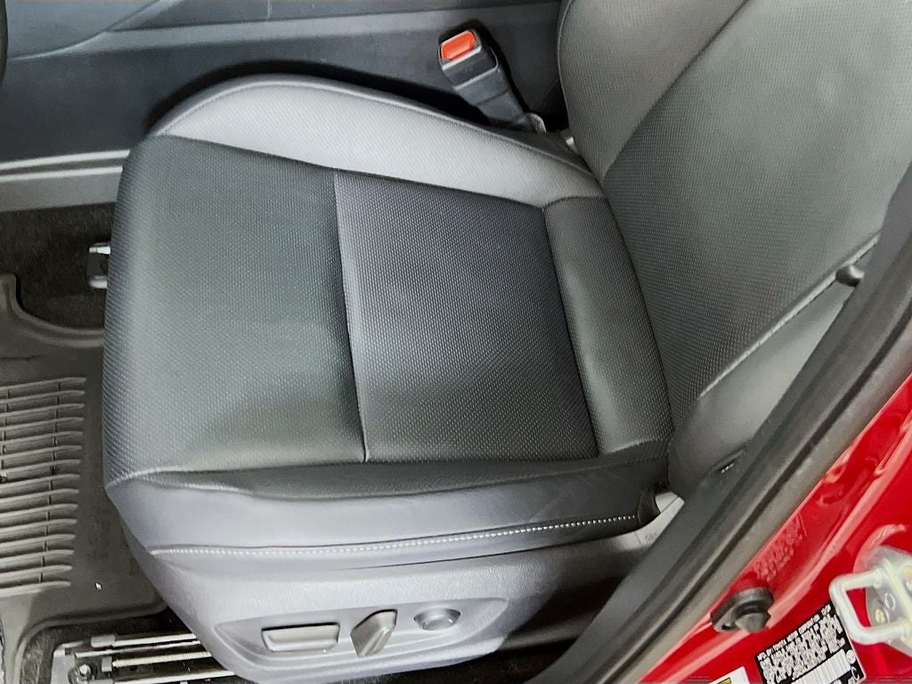 2025 Toyota Crown Signia Base