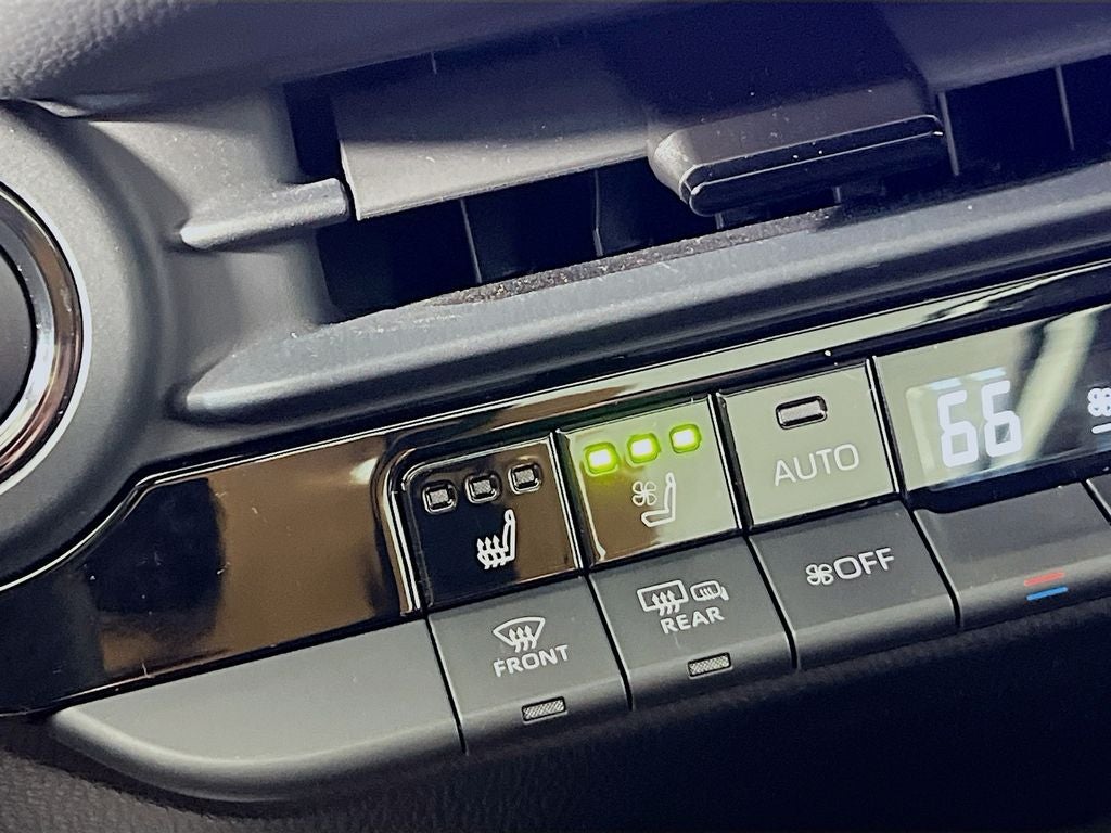 2025 Toyota Crown Signia Base