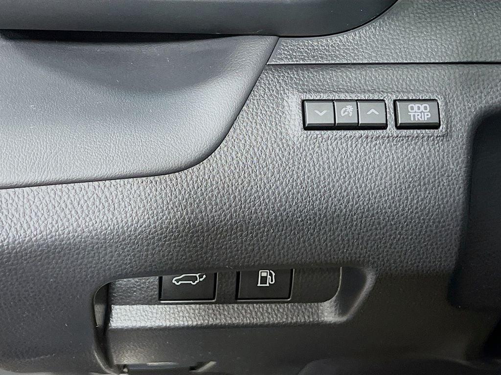 2025 Toyota Crown Signia Base