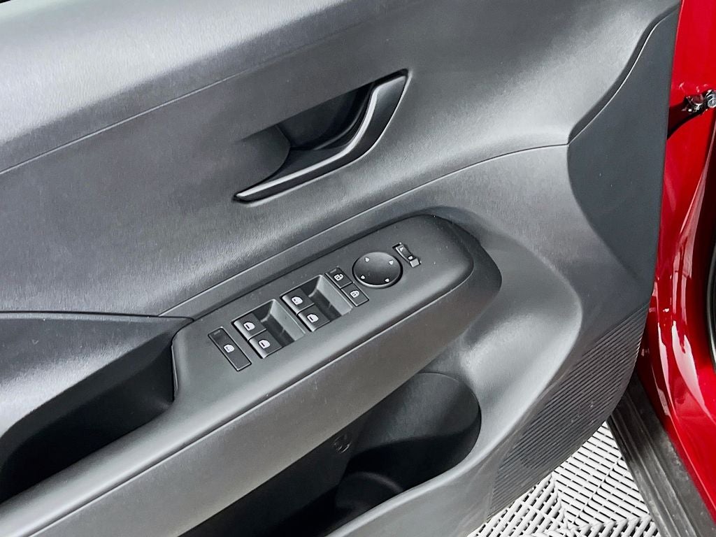 2025 Hyundai Kona SE