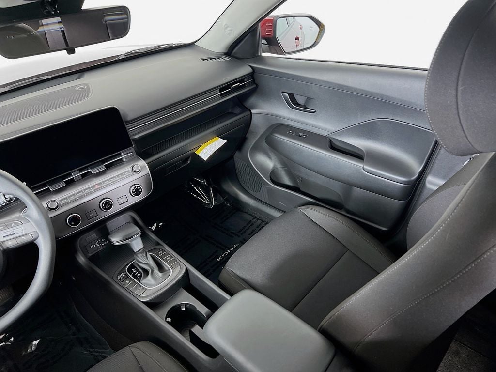 2025 Hyundai Kona SE