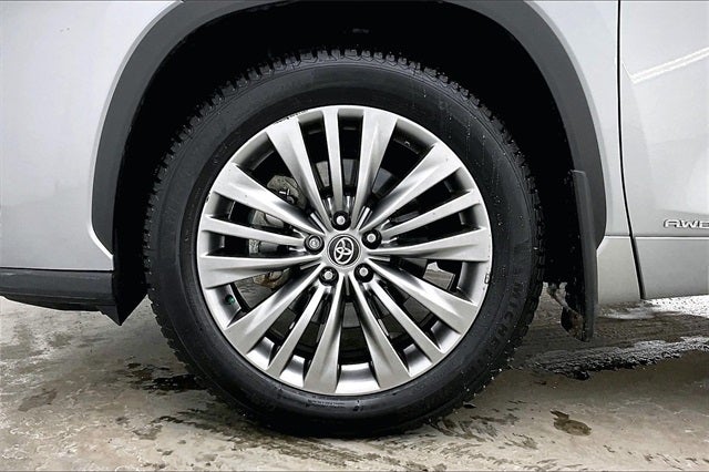 2021 Toyota Highlander Hybrid Platinum