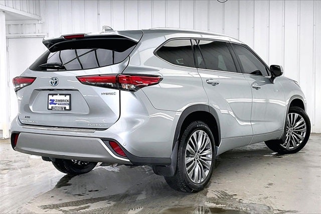 2021 Toyota Highlander Hybrid Platinum