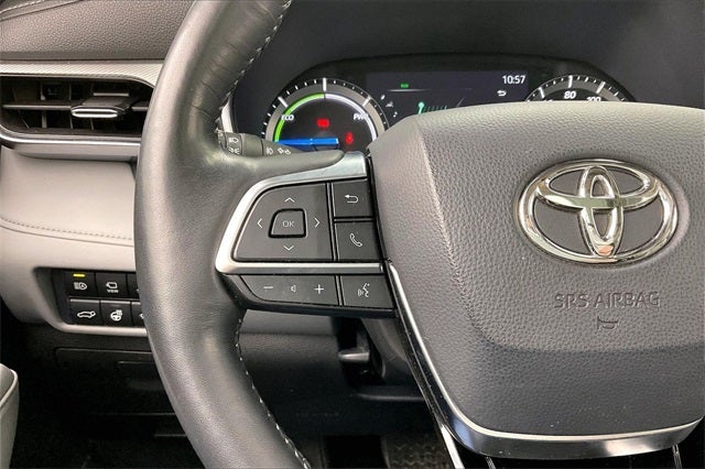 2021 Toyota Highlander Hybrid Platinum