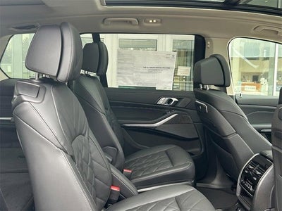 2025 BMW X7 xDrive40i