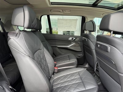 2025 BMW X7 xDrive40i