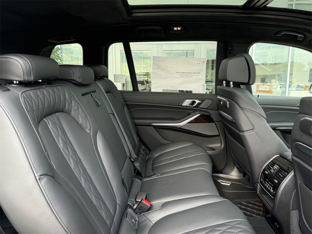 2026 BMW X7 M60i