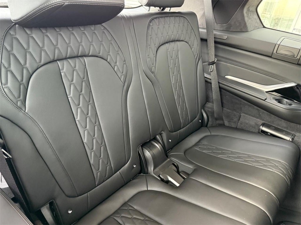 2026 BMW X7 M60i