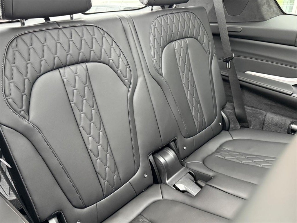2026 BMW X7 M60i