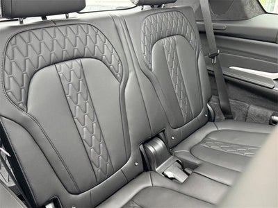 2026 BMW X7 M60i