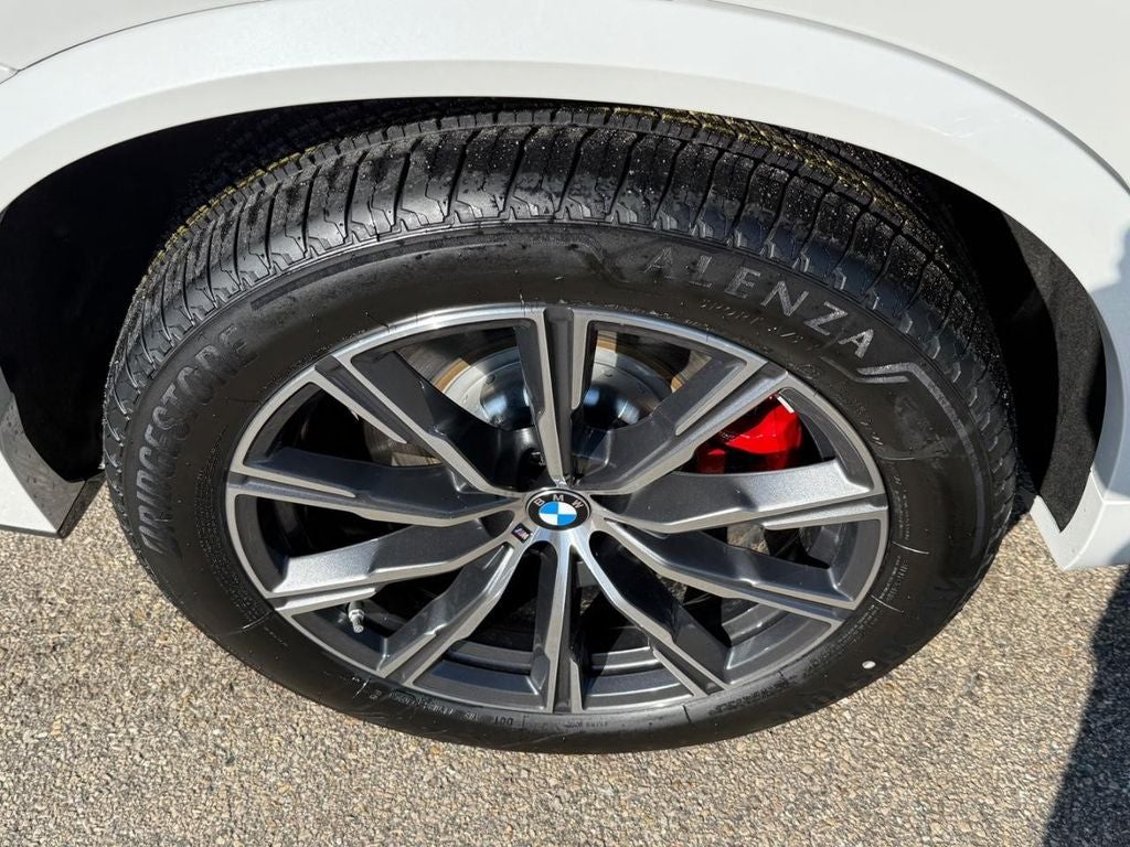 2026 BMW X5 M60i
