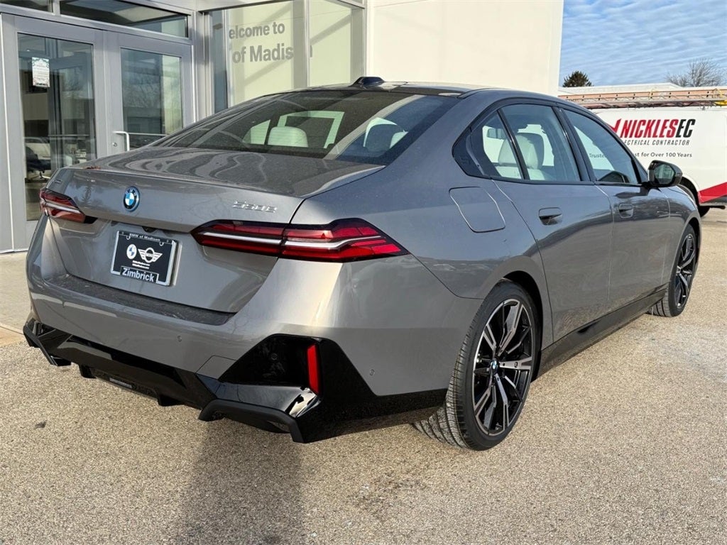 2026 BMW 550e 550e xDrive