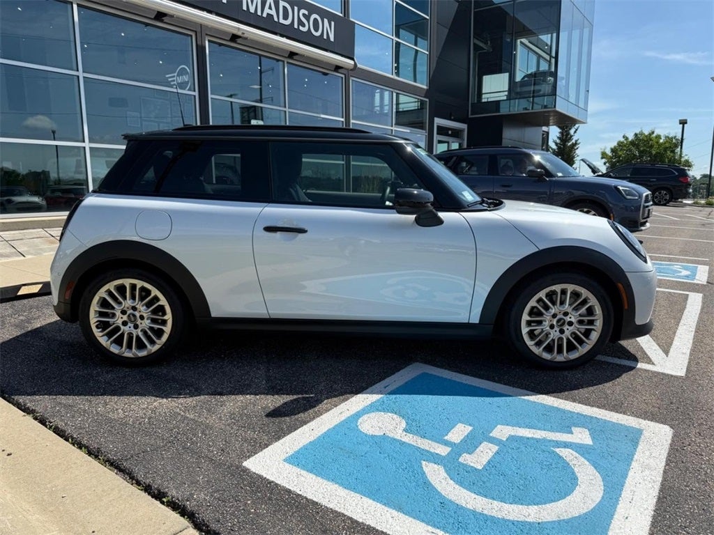 2025 MINI HARDTOP 2 DOOR Signature Plus