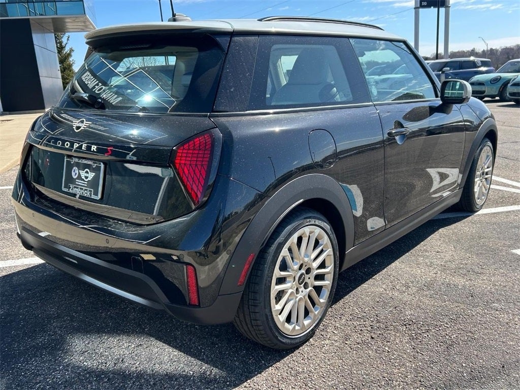 2025 MINI HARDTOP 2 DOOR ICONIC