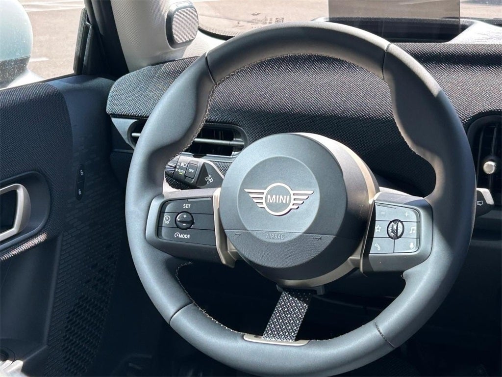 2025 MINI HARDTOP 2 DOOR ICONIC