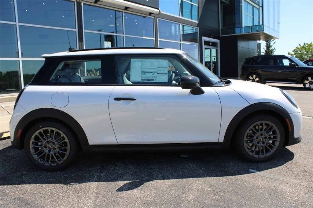 2025 MINI HARDTOP 2 DOOR Signature Plus