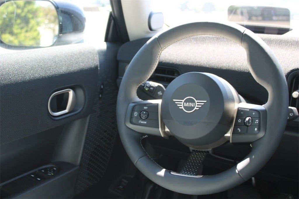 2025 MINI HARDTOP 2 DOOR Signature Plus