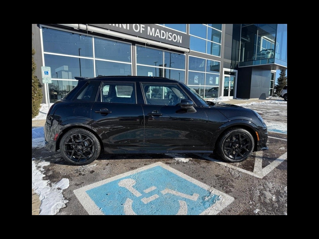 2026 MINI 4 DOOR ICONIC