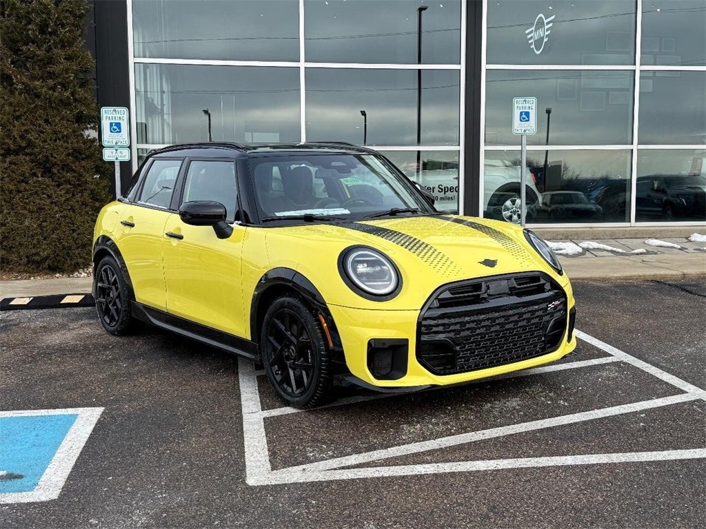 2026 MINI 4 DOOR ICONIC