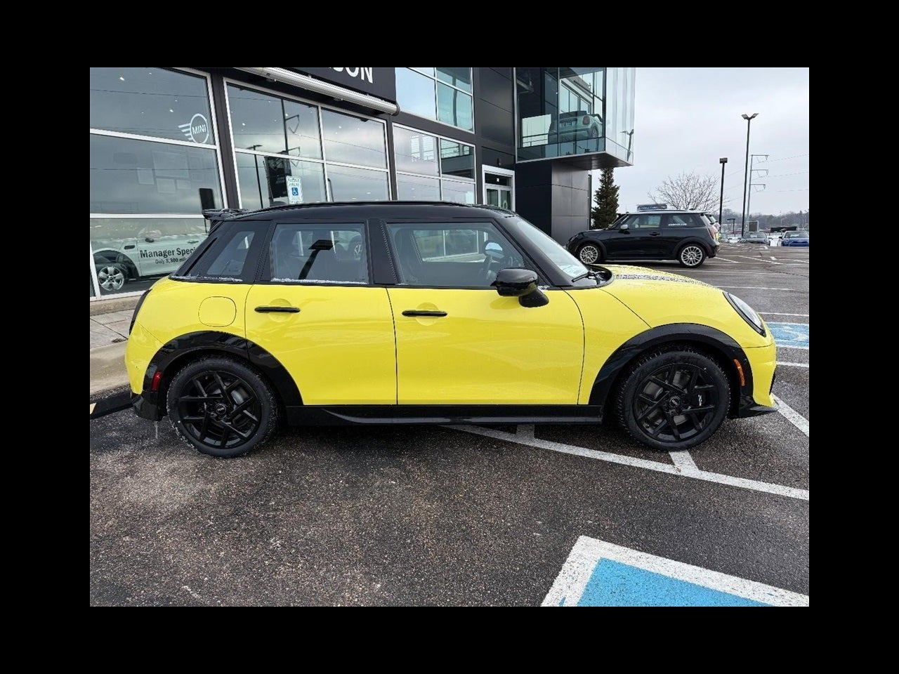 2026 MINI 4 DOOR ICONIC