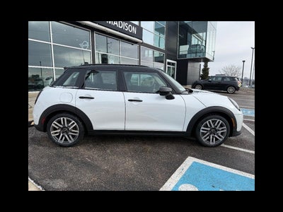 2026 MINI 4 DOOR ICONIC