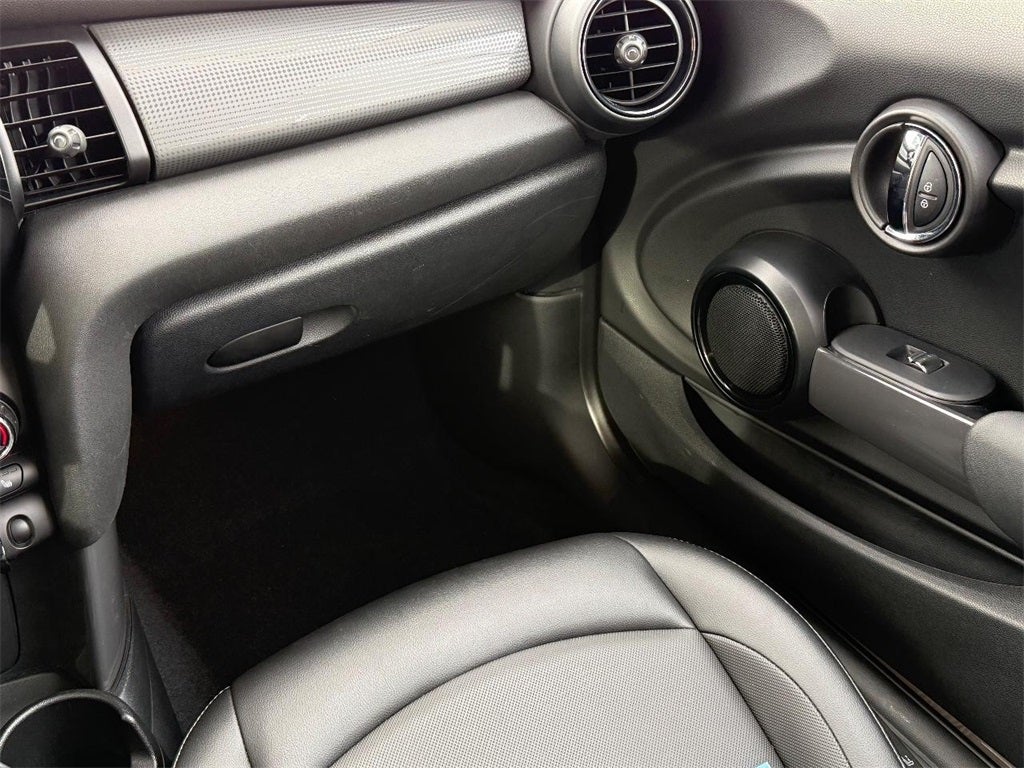 2018 MINI HARDTOP 2 DOOR Base
