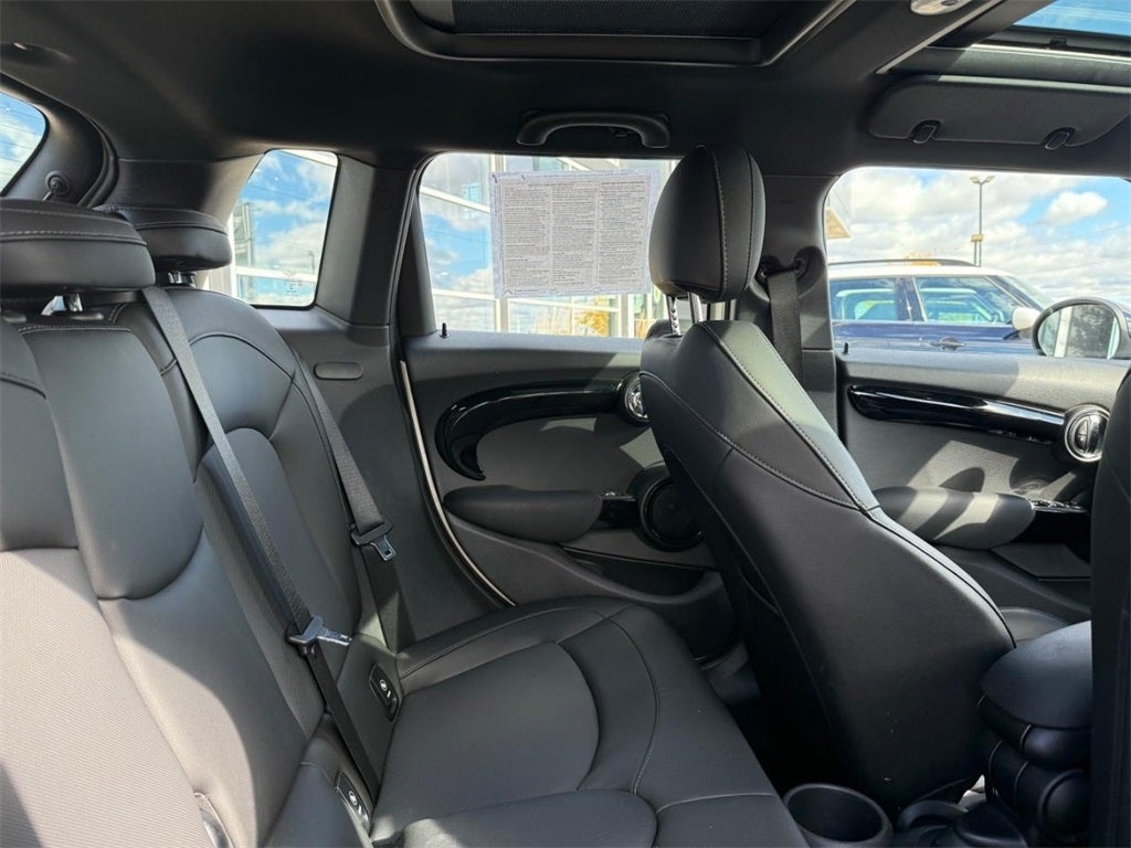 2019 MINI HARDTOP 4 DOOR SIGNATURE