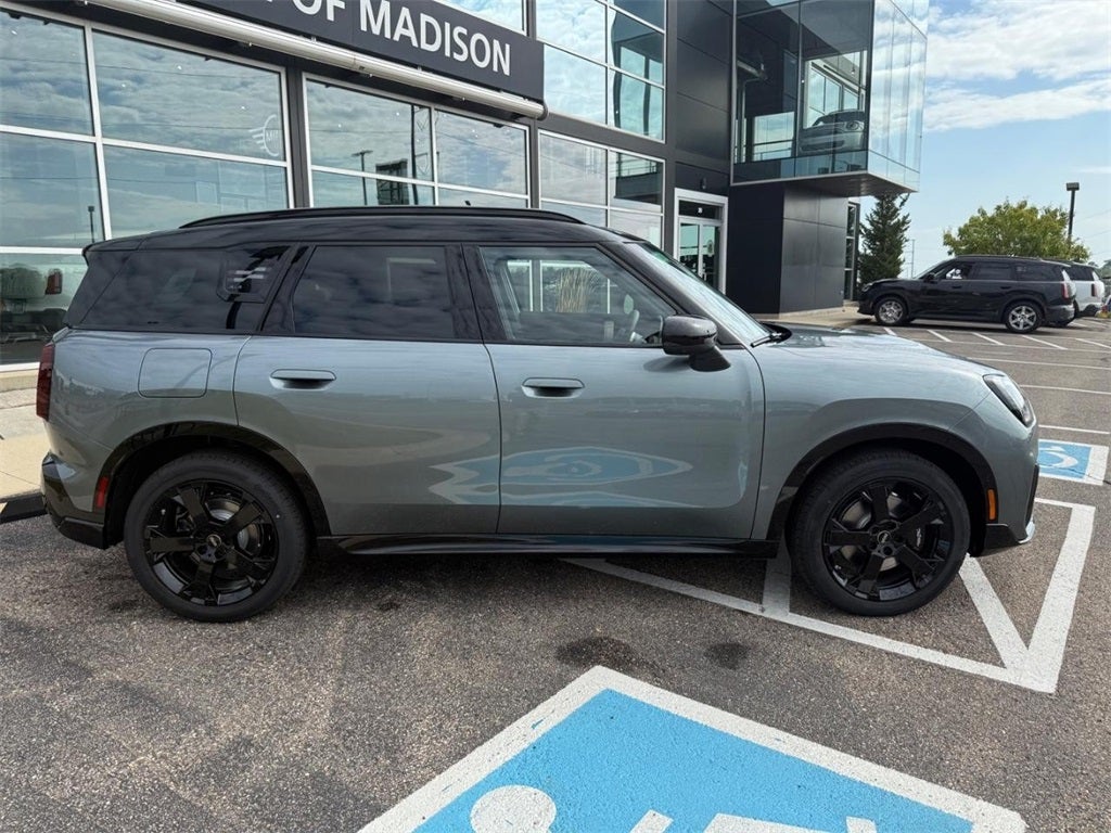 2026 MINI COUNTRYMAN ICONIC