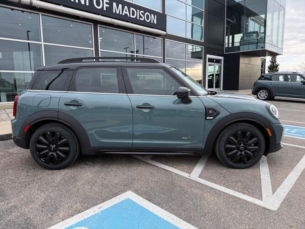 2022 MINI COUNTRYMAN ICONIC