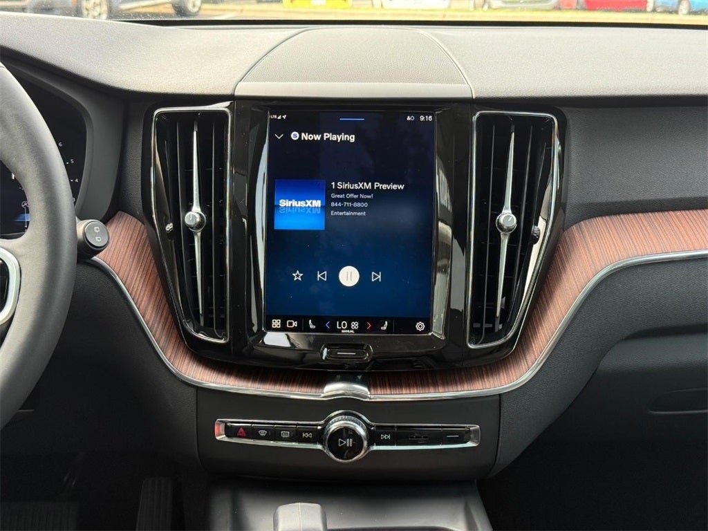 2023 Volvo XC60 B5 Plus Bright Theme