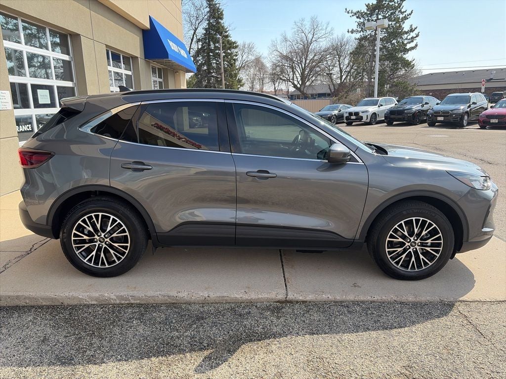 2025 Ford Escape Plug-In Hybrid Base