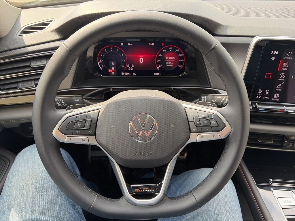 2025 Volkswagen Atlas 2.0T Peak Edition