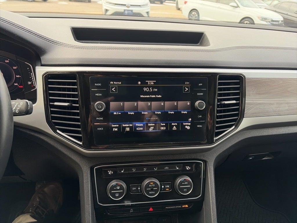 2023 Volkswagen Atlas Cross Sport 2.0T SE w/Technology